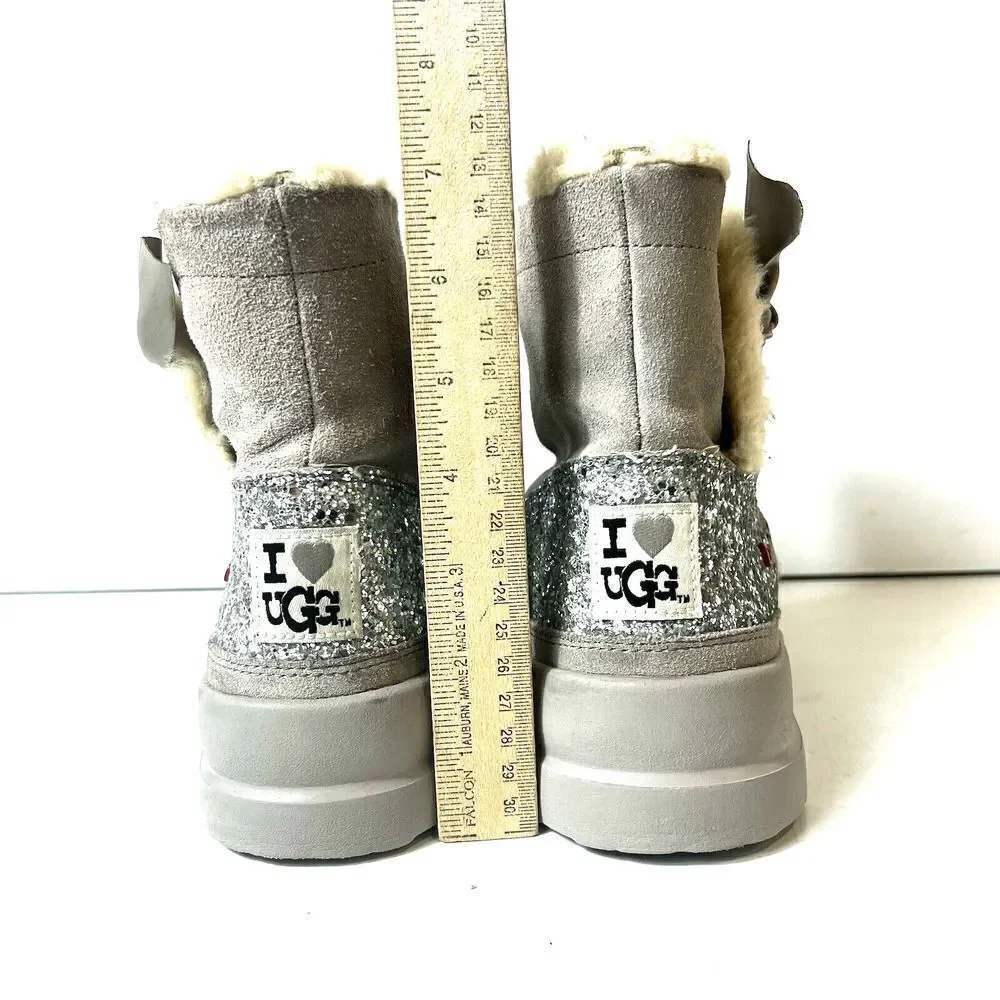UGG I heart UGG Beige Suede Short Glitter Bow Boots Faux Fur Womens Sz 6 Pull On
